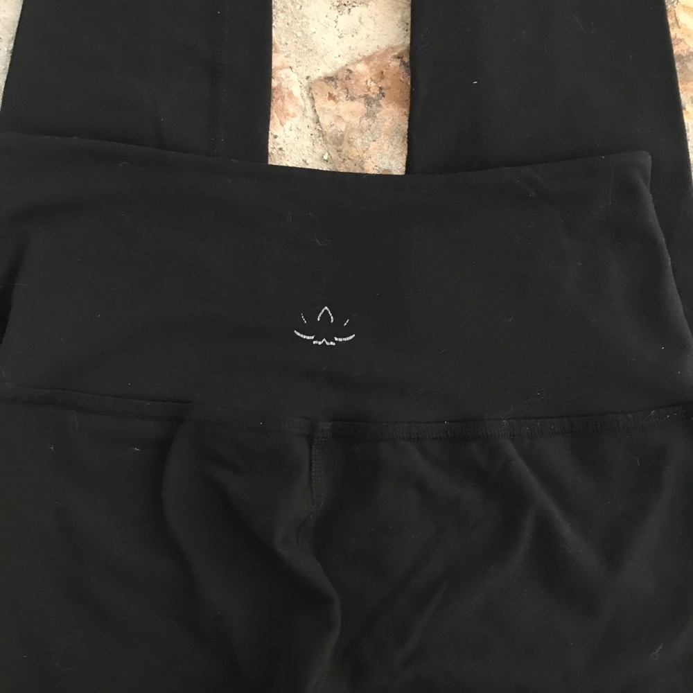 Beyond Yoga Black Cotton Leggings Size Small